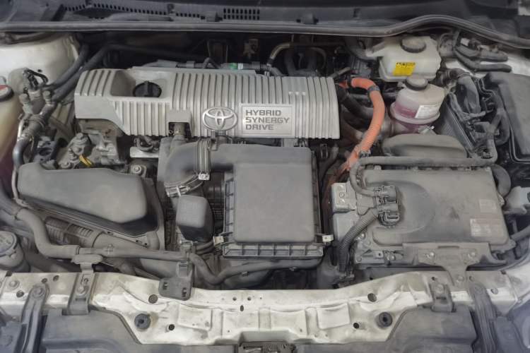 Used Toyota Corolla 2016 Dual-Engine 1.8L E-CVT Elite Edition Engine Bay