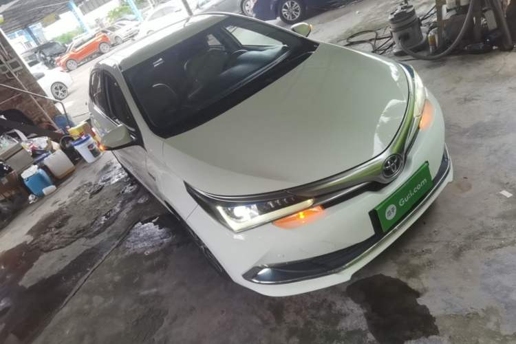 Used Toyota Corolla 2016 Dual-Engine 1.8L E-CVT Elite Edition Exterior 1