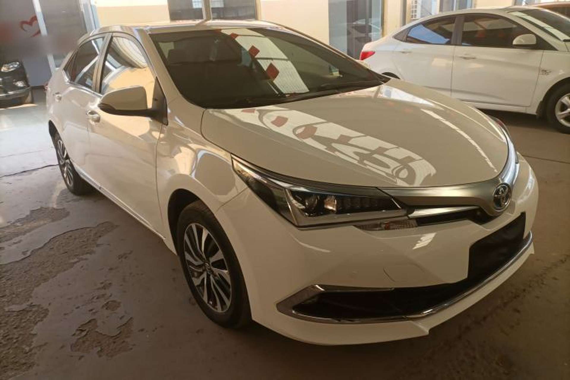 Used Toyota Corolla 2016 Dual-Engine 1.8L E-CVT Elite Edition Exterior 2