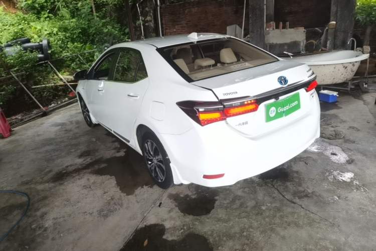 Used Toyota Corolla 2016 Dual-Engine 1.8L E-CVT Elite Edition Exterior 2