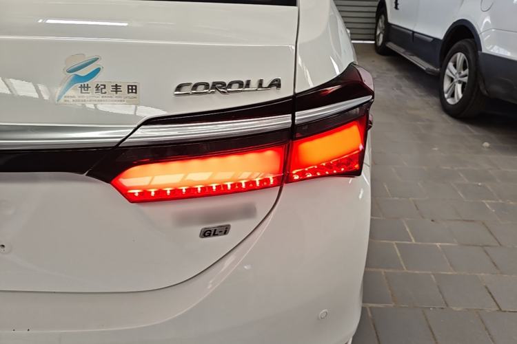 Used Toyota Corolla 2016 Dual-Engine 1.8L E-CVT Elite Edition Exterior 3