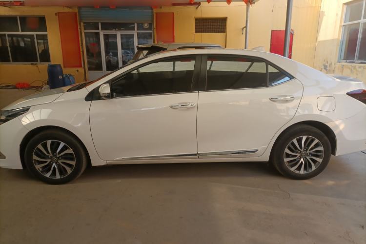 Used Toyota Corolla 2016 Dual-Engine 1.8L E-CVT Elite Edition Exterior 3