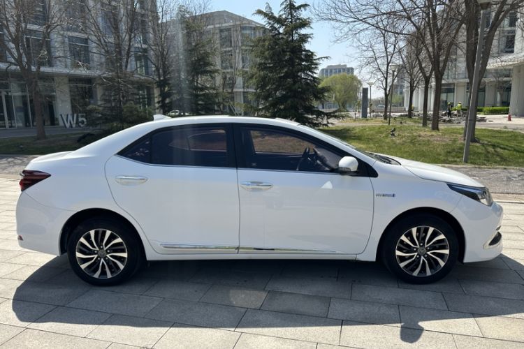 Used Toyota Corolla 2016 Dual-Engine 1.8L E-CVT Luxury Edition Exterior 3