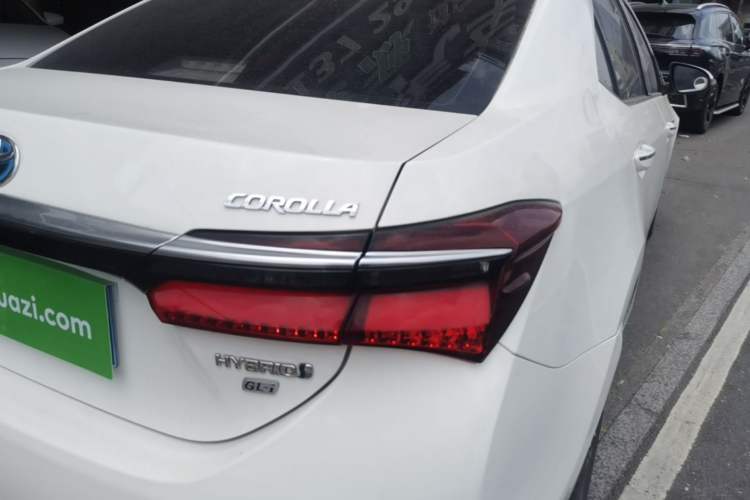 Used Toyota Corolla 2016 Dual-Engine 1.8L E-CVT Leading Edition Exterior 3
