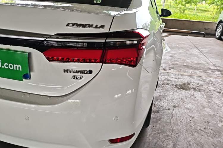 Used Toyota Corolla 2016 Dual-Engine 1.8L E-CVT Elite Edition Exterior 3