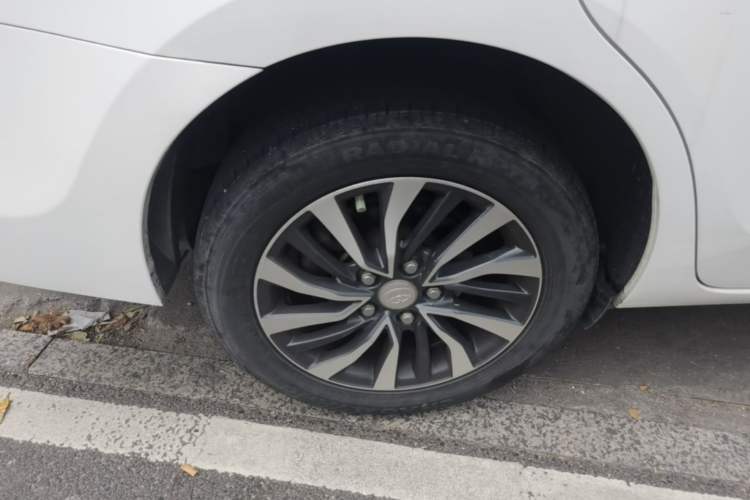Used Toyota Corolla 2016 Dual-Engine 1.8L E-CVT Leading Edition Exterior 5