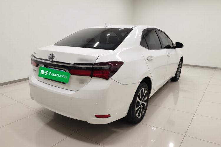 Used Toyota Corolla 2016 Dual-Engine 1.8L E-CVT Elite Edition Exterior 5