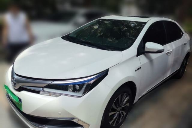 Ojetý Toyota Corolla 2016 Dual-Engine 1.8L E-CVT Elite Edition