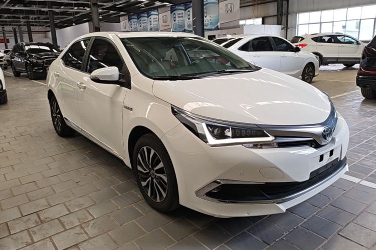 Used Toyota Corolla 2016 Dual-Engine 1.8L E-CVT Elite Edition Front Right 45 Deg