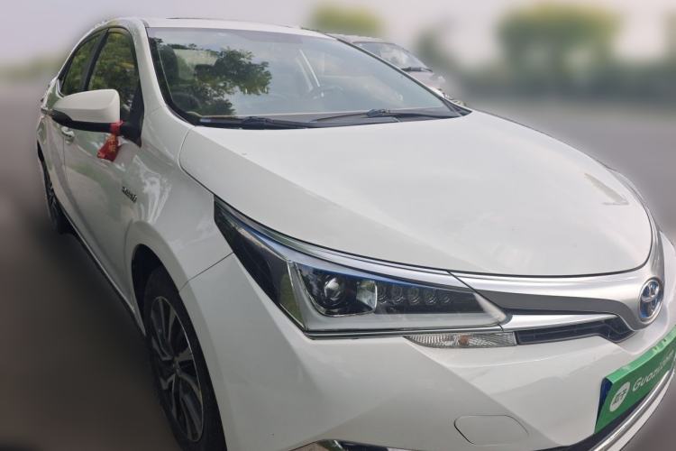 Used Toyota Corolla 2016 Dual-Engine 1.8L E-CVT Leading Edition Front Right 45 Deg