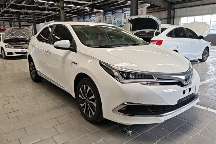 Used Toyota Corolla 2016 Dual-Engine 1.8L E-CVT Elite Edition Front Right 45 Deg