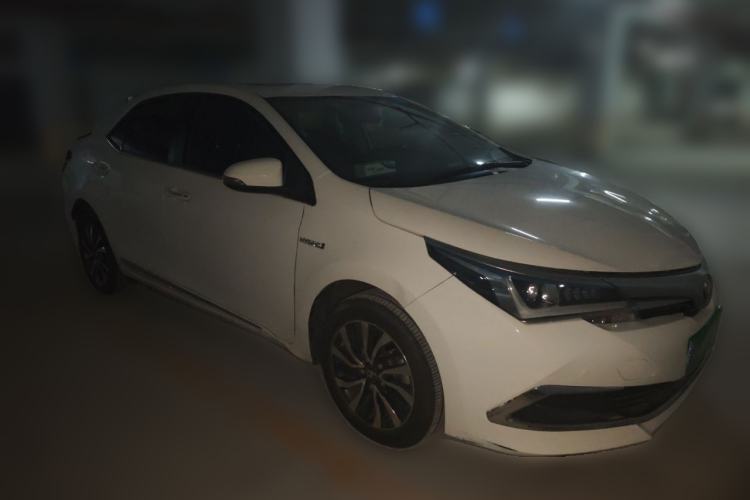 Used Toyota Corolla 2016 Dual-Engine 1.8L E-CVT Elite Edition Front Right 45 Deg