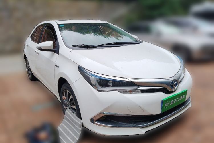 Used Toyota Corolla 2016 Dual-Engine 1.8L E-CVT Luxury Edition Front Right 45 Deg