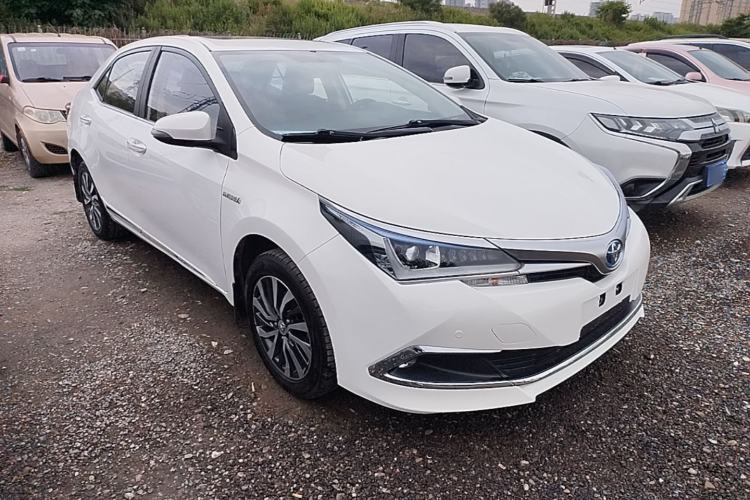 Used Toyota Corolla 2016 Dual-Engine 1.8L E-CVT Elite Edition Front Right 45 Deg