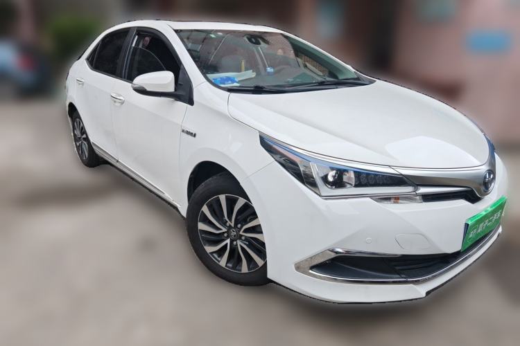 Used Toyota Corolla 2016 Dual-Engine 1.8L E-CVT Elite Edition Front Right 45 Deg