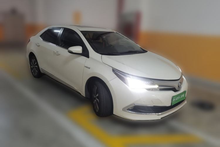 Used Toyota Corolla 2016 Dual-Engine 1.8L E-CVT Elite Edition Front Right 45 Deg