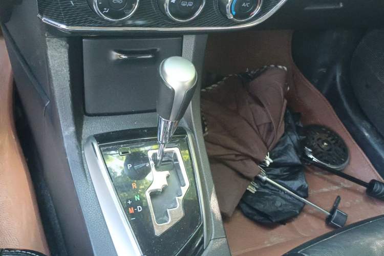 Used Toyota Corolla 2016 1.6L CVT GL-i Cool Edition Gear Lever