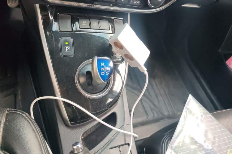 Used Toyota Corolla 2016 Dual-Engine 1.8L E-CVT Pioneer Edition Gear Lever