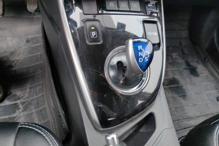 Used Toyota Corolla 2016 Dual-Engine 1.8L E-CVT Leading Edition Gear Lever