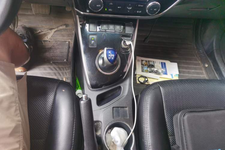 Used Toyota Corolla 2016 Dual-Engine 1.8L E-CVT Pioneer Edition Gear Lever
