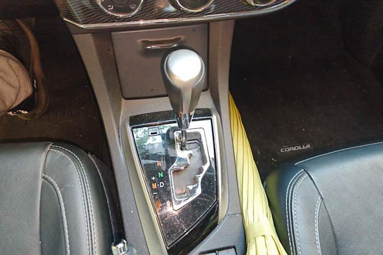 Used Toyota Corolla 2016 1.6L CVT GL-i Cool Edition Gear Lever