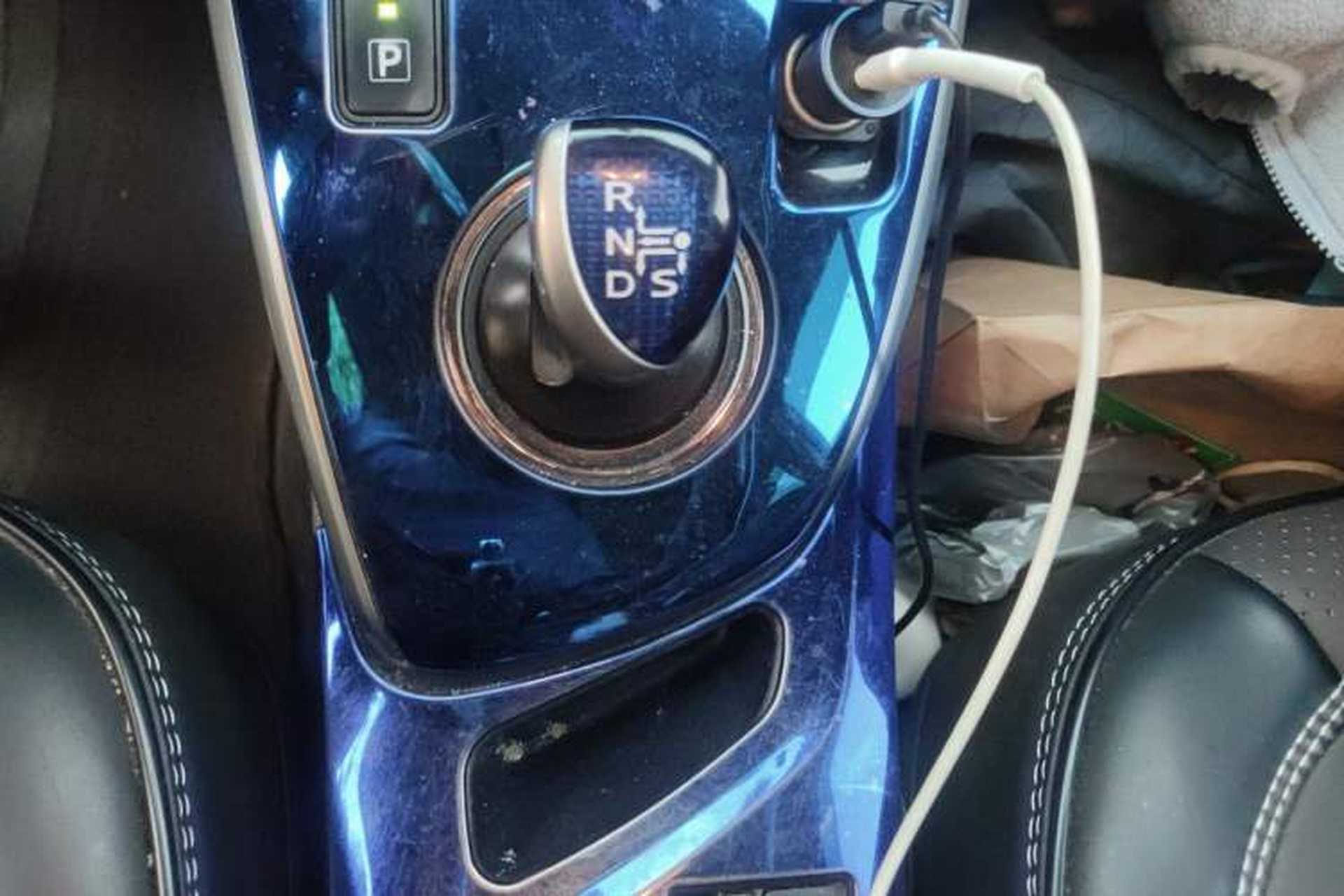 Used Toyota Corolla 2016 Dual-Engine 1.8L E-CVT Pioneer Edition Gear Lever