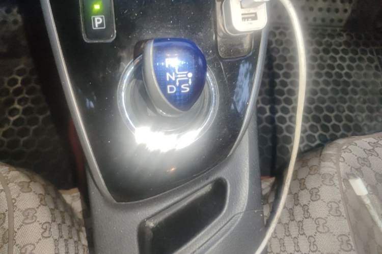 Used Toyota Corolla 2016 Dual-Engine 1.8L E-CVT Pioneer Edition Gear Lever
