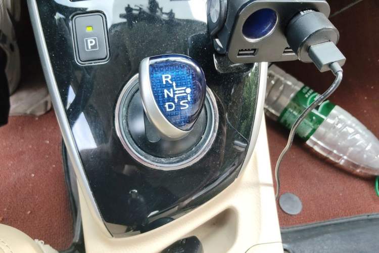 Used Toyota Corolla 2016 Dual-Engine 1.8L E-CVT Elite Edition Gear Lever