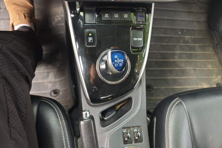 Used Toyota Corolla 2016 Dual-Engine 1.8L E-CVT Leading Edition Gear Lever