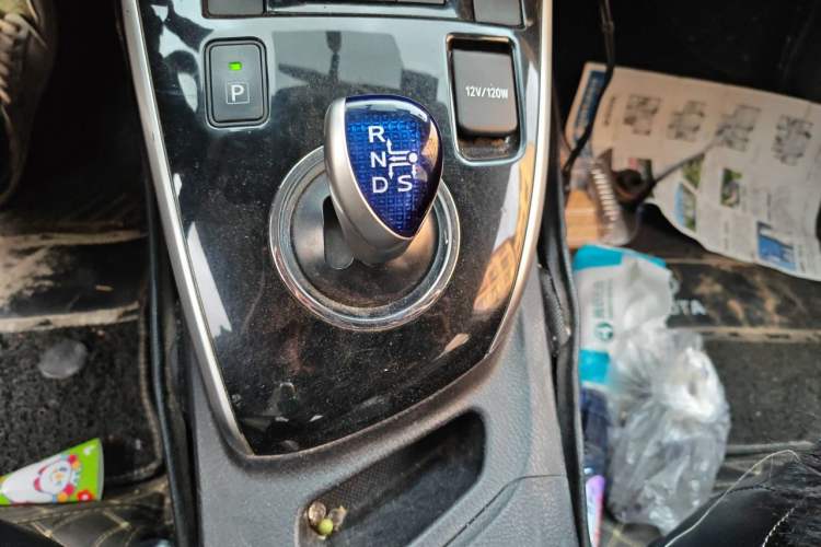 Used Toyota Corolla 2016 Dual-Engine 1.8L E-CVT Pioneer Edition Gear Lever