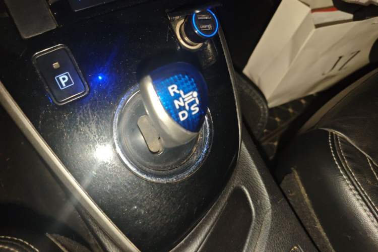 Used Toyota Corolla 2016 Dual-Engine 1.8L E-CVT Elite Edition Gear Lever