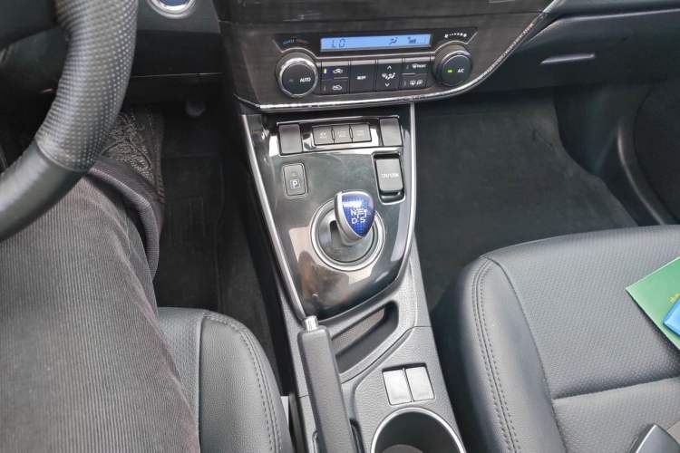 Used Toyota Corolla 2016 Dual-Engine 1.8L E-CVT Leading Edition Gear Lever