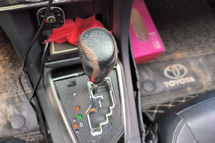 Used Toyota Corolla 2016 1.6L CVT GL-i Cool Edition Gear Lever