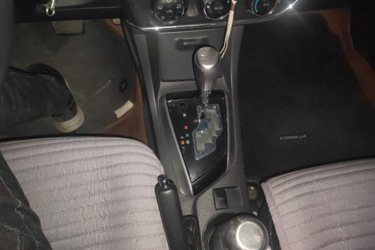 Used Toyota Corolla 2016 1.6L CVT GL-i Cool Edition Gear Lever