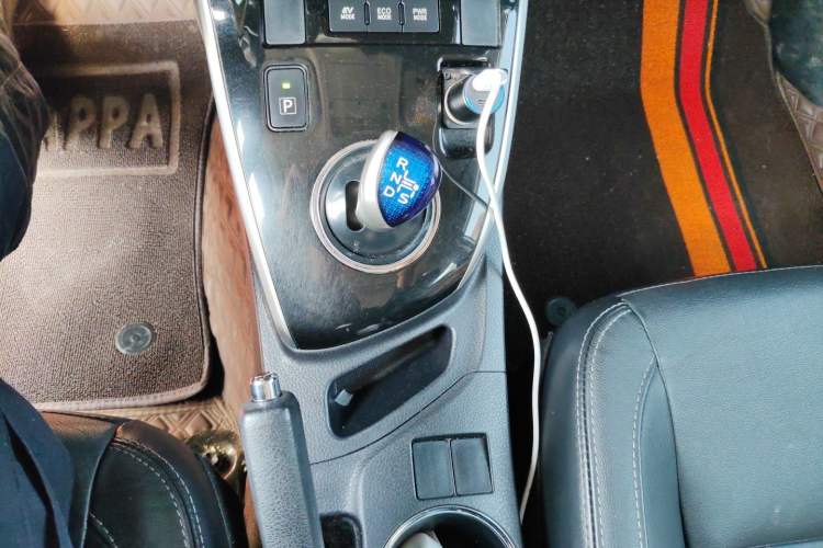 Used Toyota Corolla 2016 Dual-Engine 1.8L E-CVT Elite Edition Gear Lever