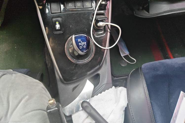 Used Toyota Corolla 2016 Dual-Engine 1.8L E-CVT Luxury Edition Gear Lever