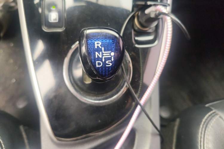 Used Toyota Corolla 2016 Dual-Engine 1.8L E-CVT Elite Edition Gear Lever
