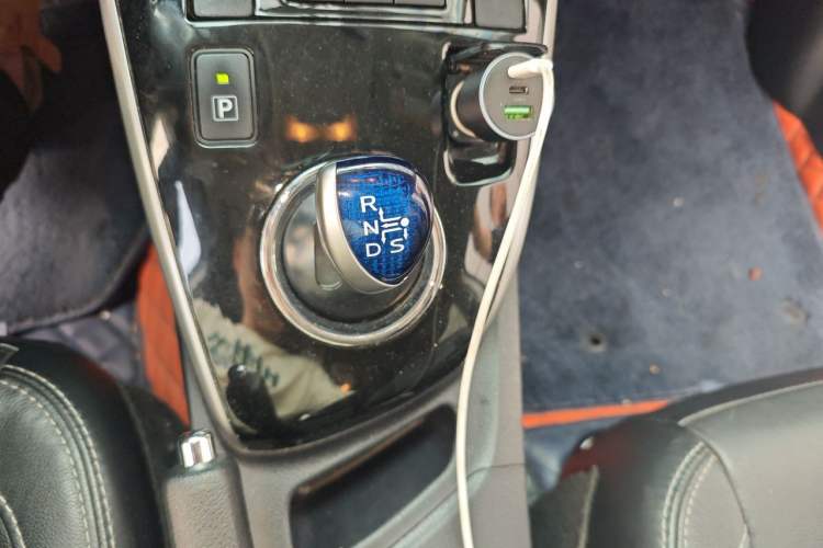 Used Toyota Corolla 2016 Dual-Engine 1.8L E-CVT Elite Edition Gear Lever
