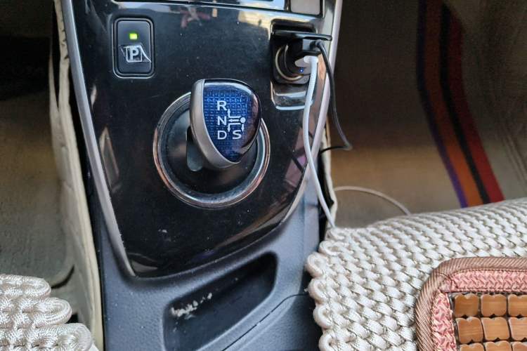 Used Toyota Corolla 2016 Dual-Engine 1.8L E-CVT Elite Edition Gear Lever