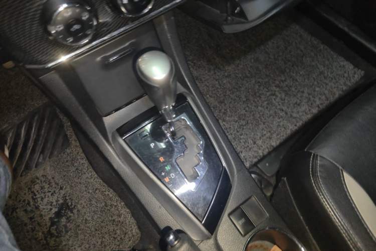 Used Toyota Corolla 2016 1.6L CVT GL-i Cool Edition Gear Lever