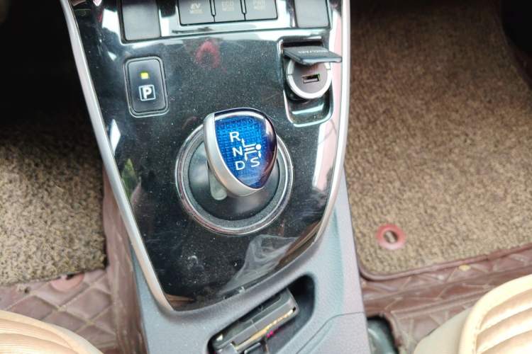 Used Toyota Corolla 2016 Dual-Engine 1.8L E-CVT Luxury Edition Gear Lever