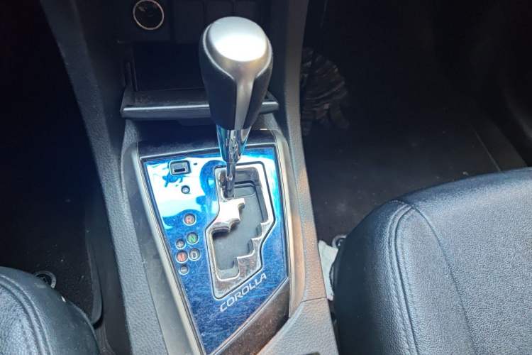 Used Toyota Corolla 2016 1.6L CVT GL-i Cool Edition Gear Lever