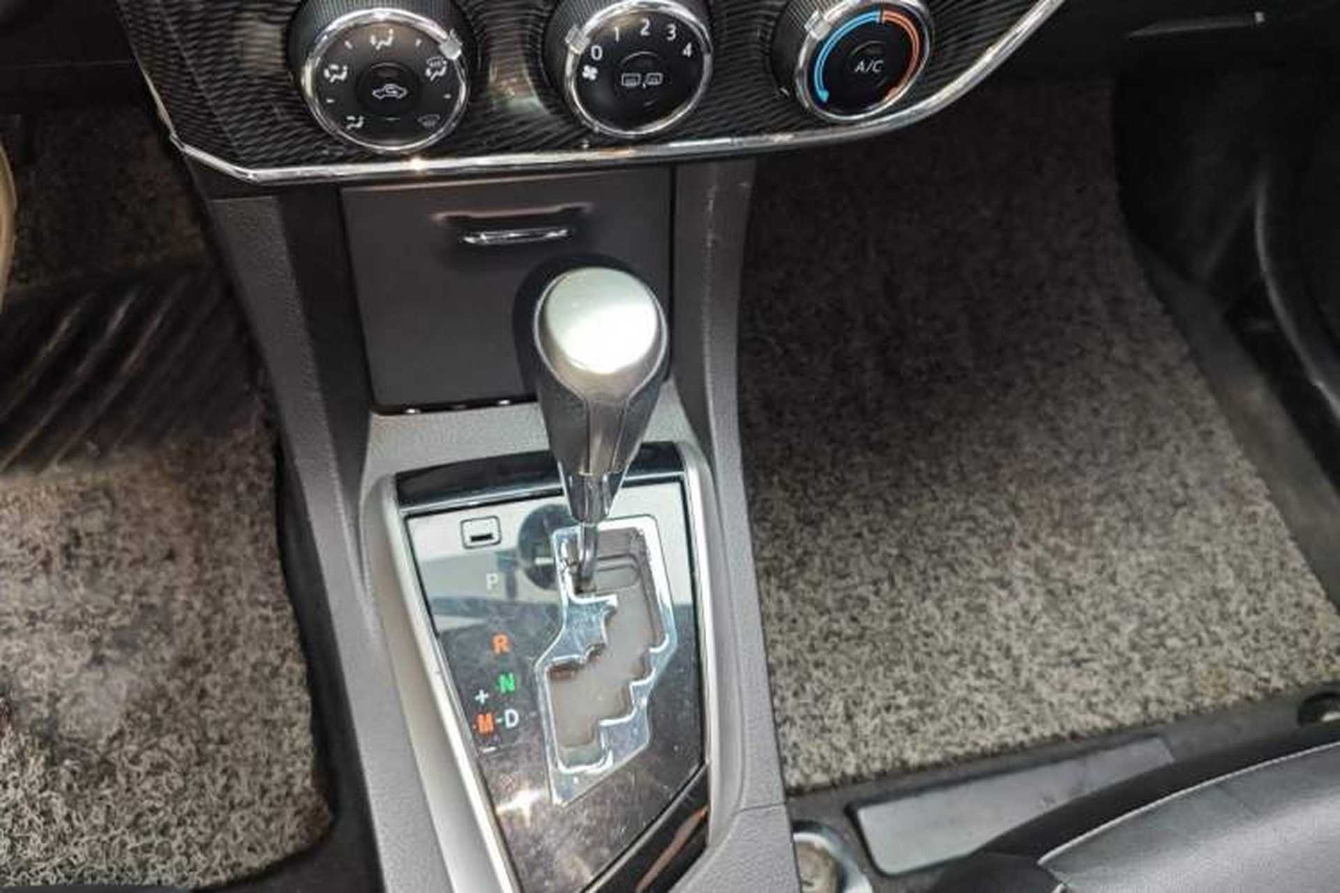 Used Toyota Corolla 2016 1.6L CVT GL-i Cool Edition Gear Lever