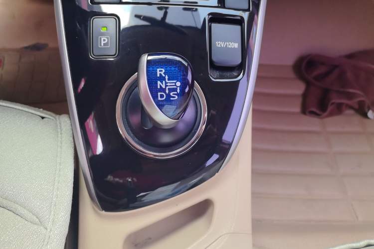 Used Toyota Corolla 2016 Dual-Engine 1.8L E-CVT Elite Edition Gear Lever