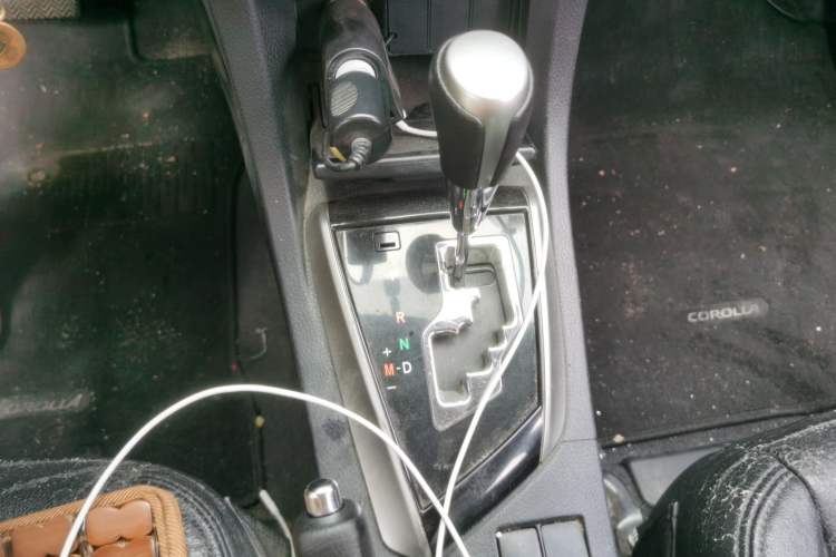 Used Toyota Corolla 2016 1.6L CVT GL-i Cool Edition Gear Lever