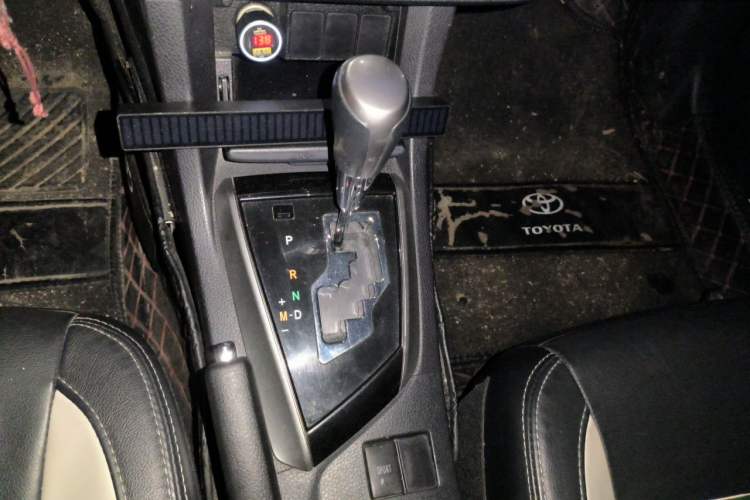 Used Toyota Corolla 2016 1.6L CVT GL-i Cool Edition Gear Lever