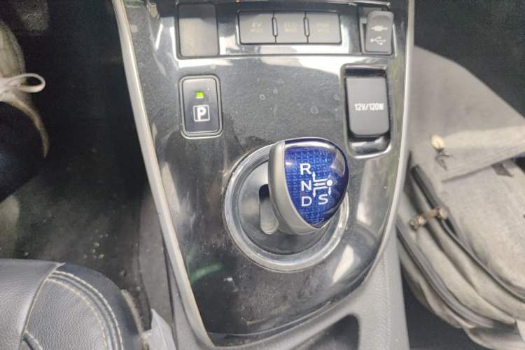 Used Toyota Corolla 2016 Dual-Engine 1.8L E-CVT Luxury Edition Gear Lever