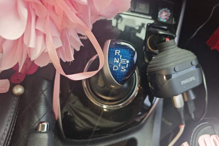 Used Toyota Corolla 2016 Dual-Engine 1.8L E-CVT Elite Edition Gear Lever