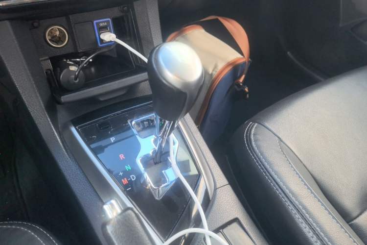 Used Toyota Corolla 2016 1.6L CVT GL-i Cool Edition Gear Lever