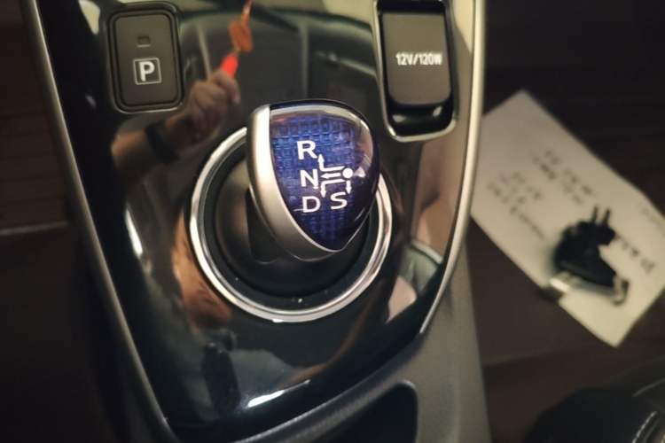 Used Toyota Corolla 2016 Dual-Engine 1.8L E-CVT Elite Edition Gear Lever